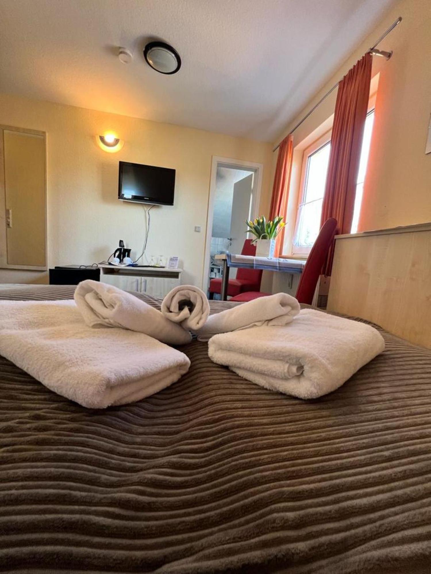 Hotel-Pension Zur Mole Wiek auf Rügen 외부 사진