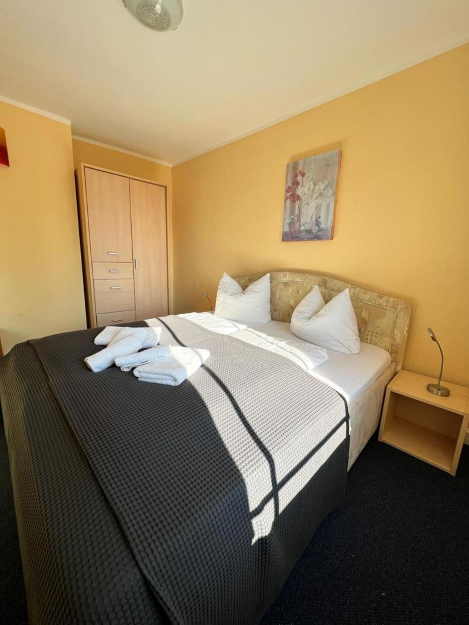 Hotel-Pension Zur Mole Wiek auf Rügen 외부 사진