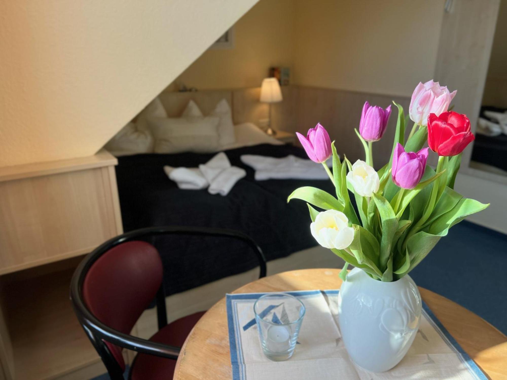 Hotel-Pension Zur Mole Wiek auf Rügen 외부 사진