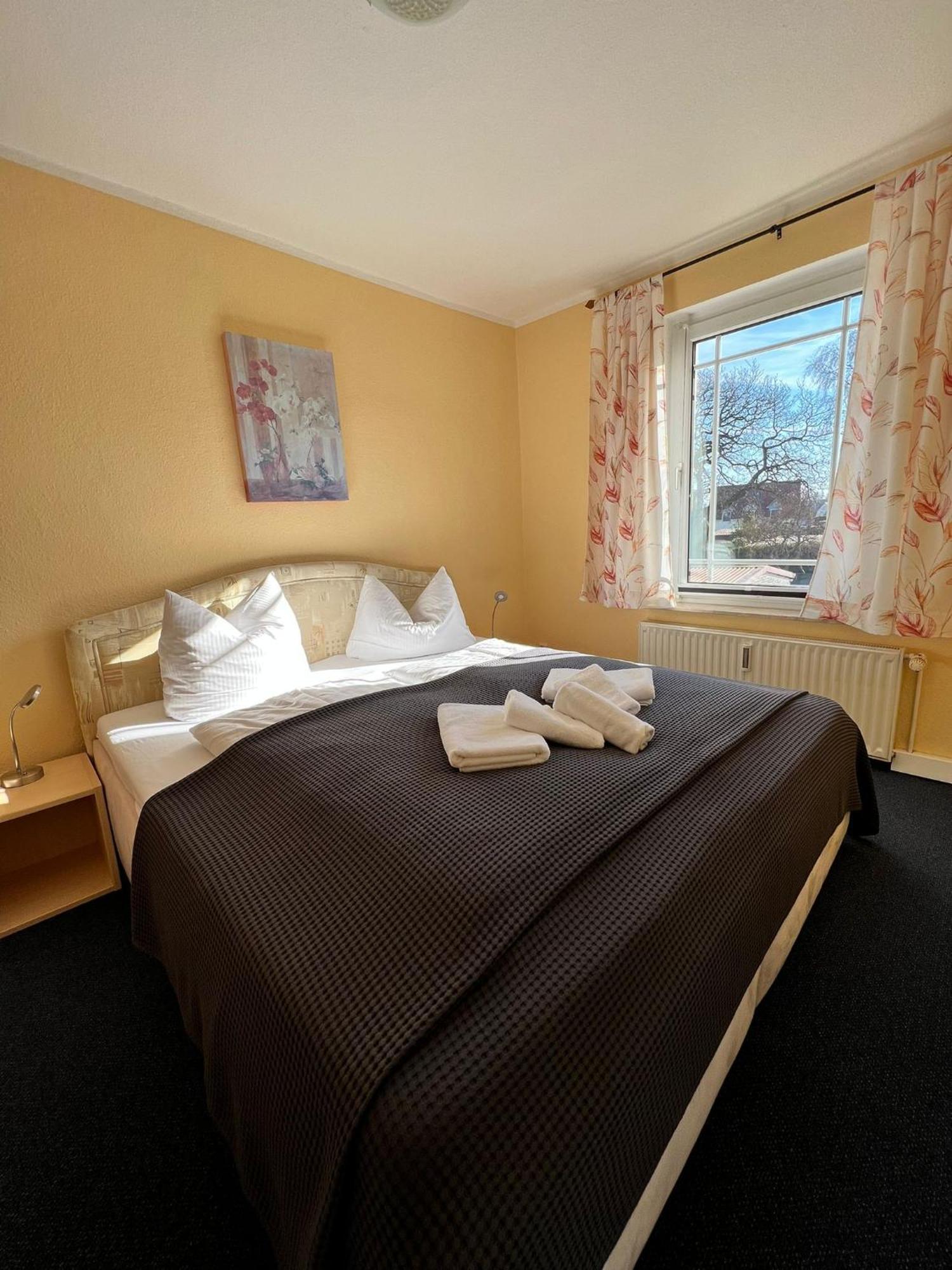 Hotel-Pension Zur Mole Wiek auf Rügen 외부 사진